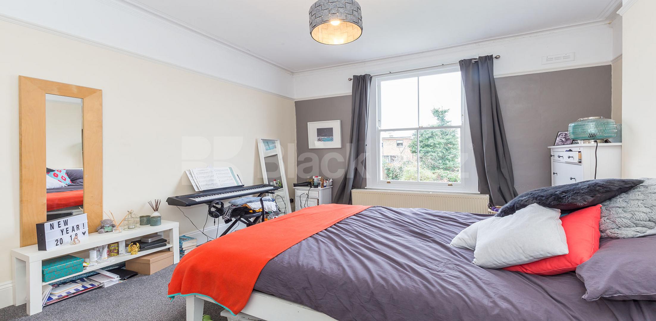 			NEW INSTRUCTION!, 2 Bedroom, 1 bath, 1 reception Flat			 Womersley Road, CROUCH END